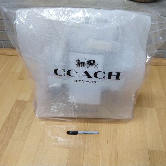 Coach Lora Carryall Colorblock Satchel BNWT - Picture 8 of 11